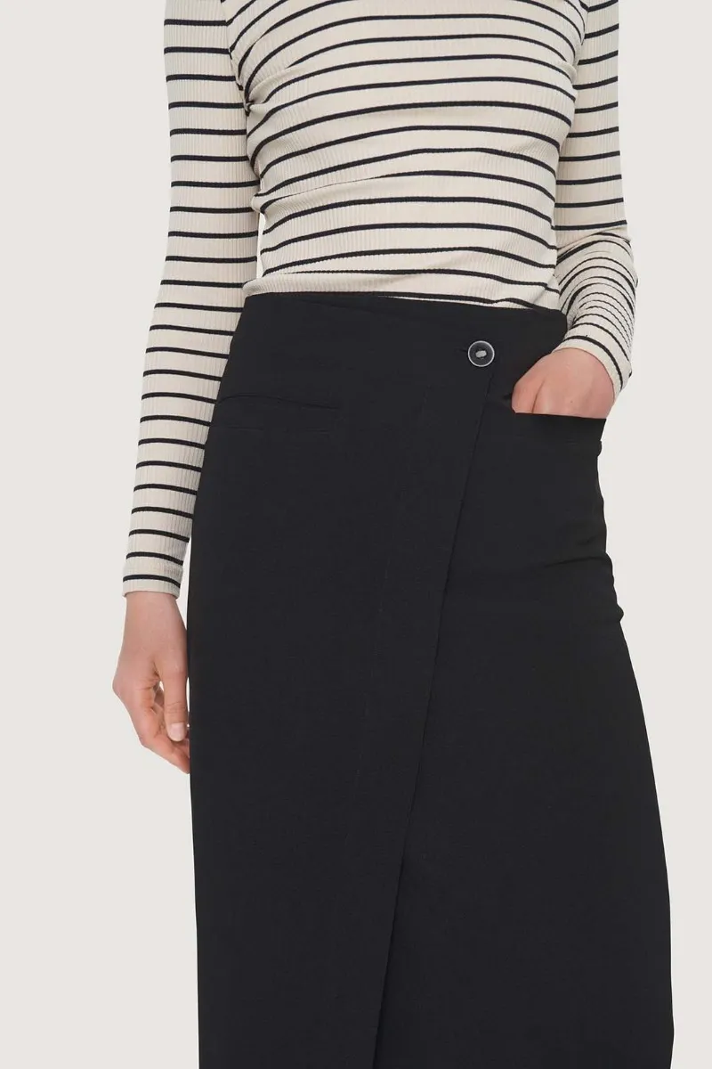 Globe stripe turtleneck blouse