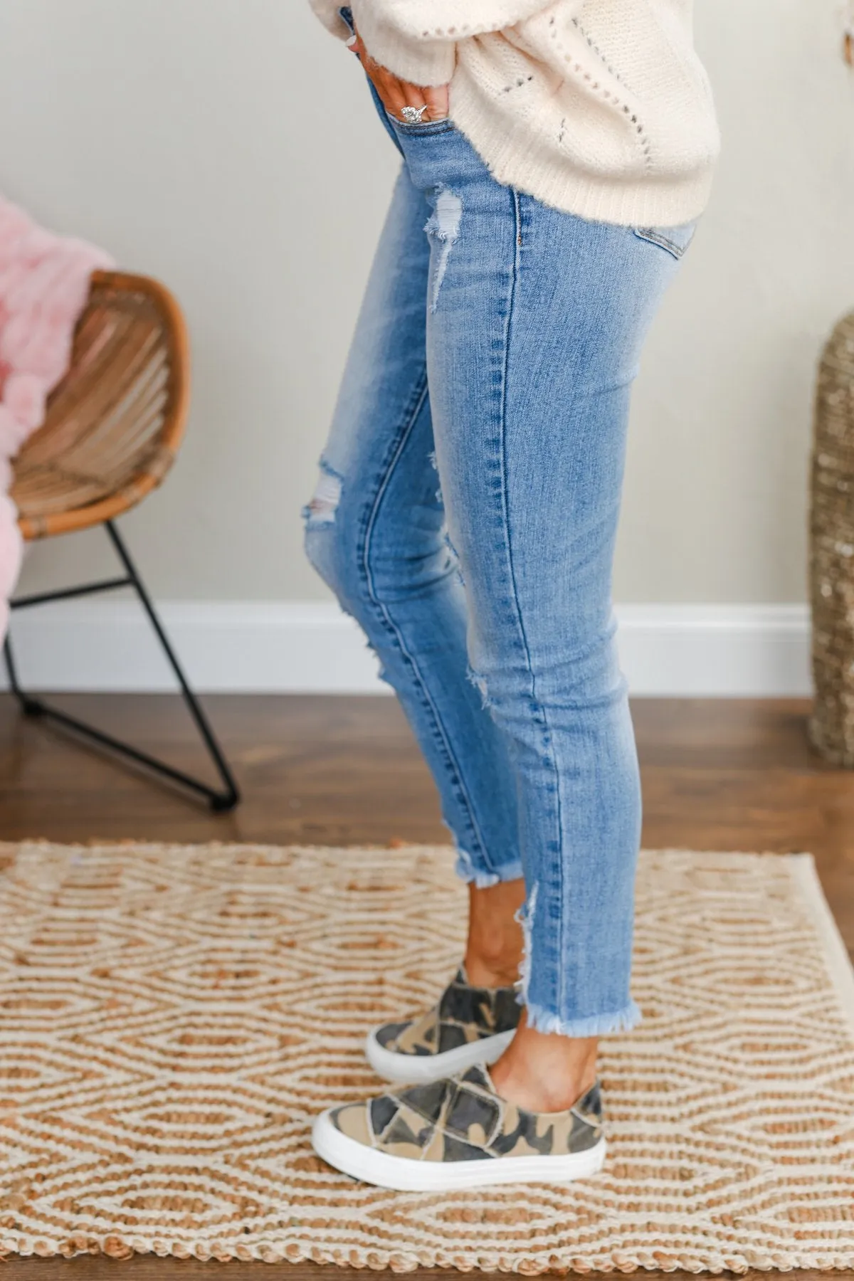 Kan Can Mid-Rise Jeans- Genevieve Wash