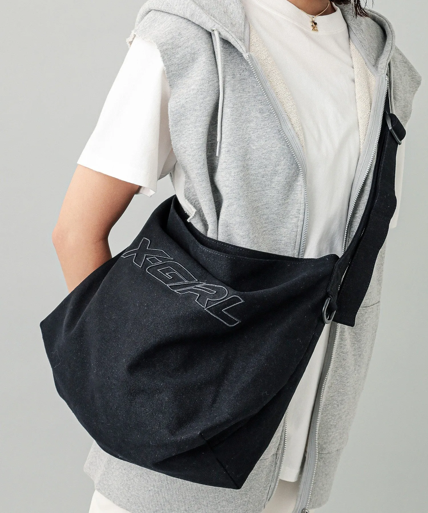 LOGO MESSENGER BAG